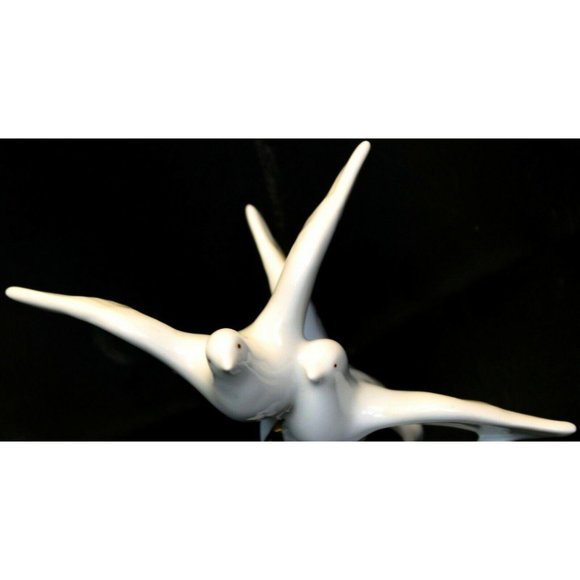White Porcelain Doves in Flight Gold Trim Bibelou Romanian 5" Tall - Picture 2 of 8